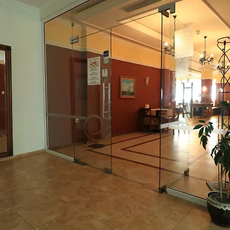 първа линия Pomorie