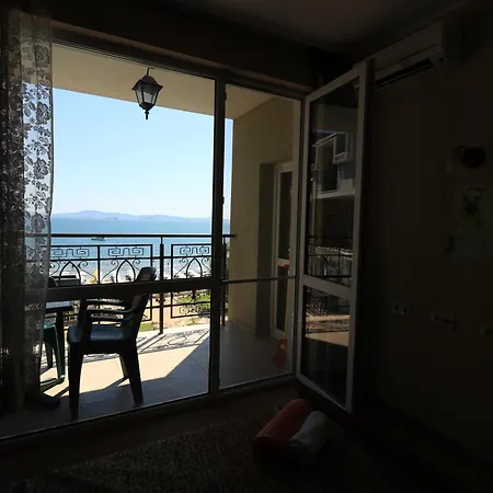 първа линия Apartment Pomorie