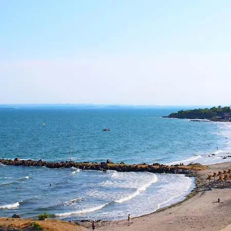 Apartamento първа линия *