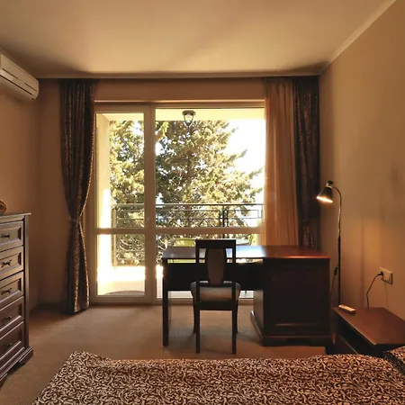 първа линия *