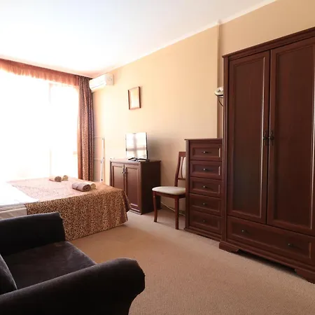 Apartment първа линия *